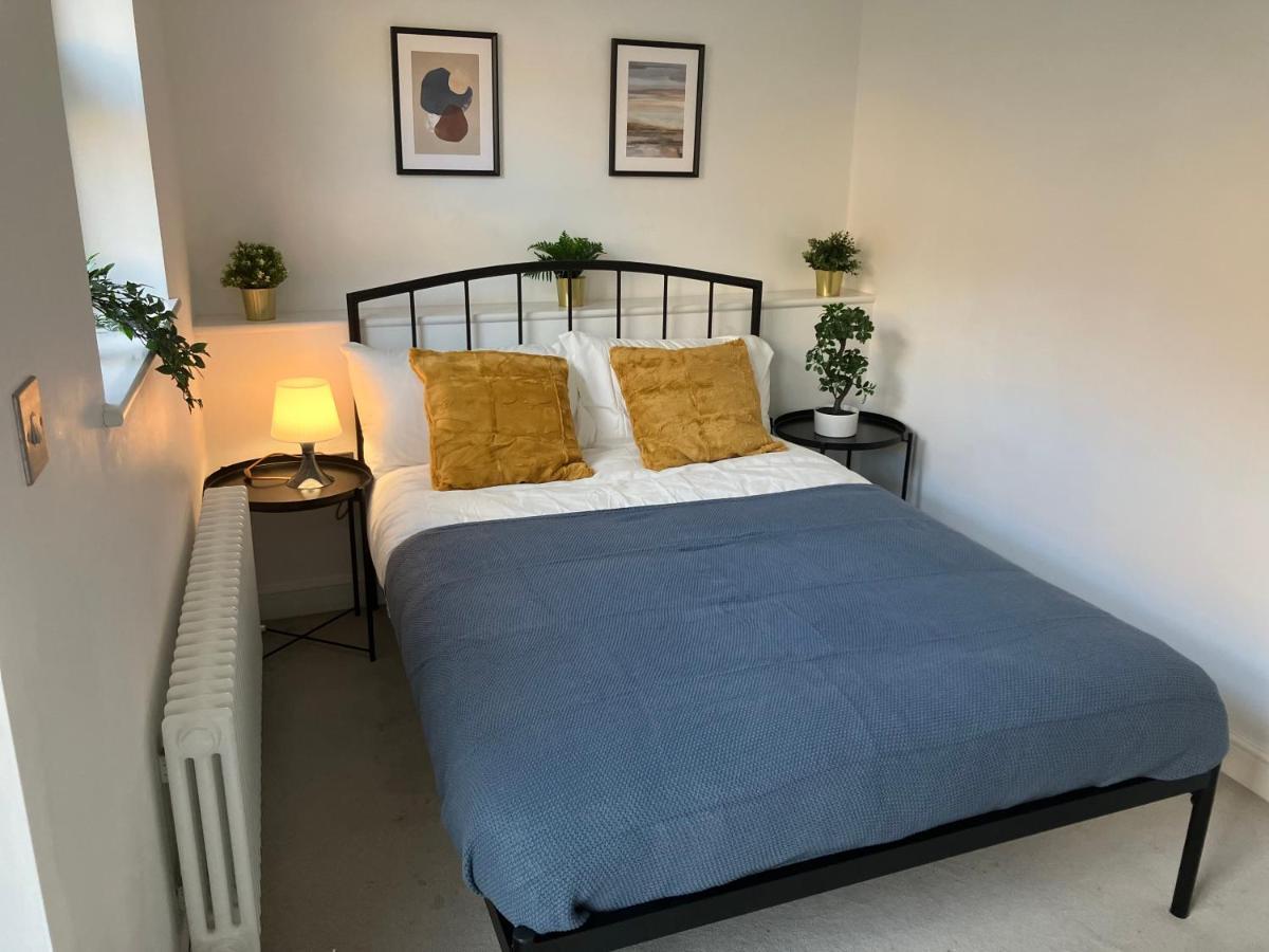 Ferienwohnung Magnificent Refurbished 1 Bed Flat Few Steps To High St ! - 4 East House Epsom Exterior foto